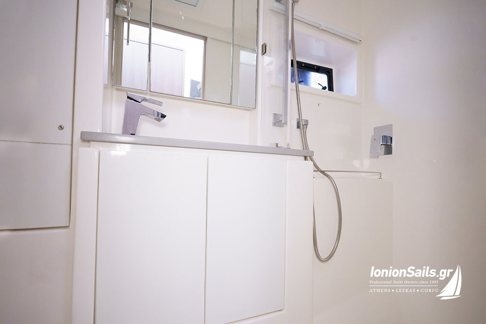 ionionsails.com - charter Leopard 43, Horizon, catamaran