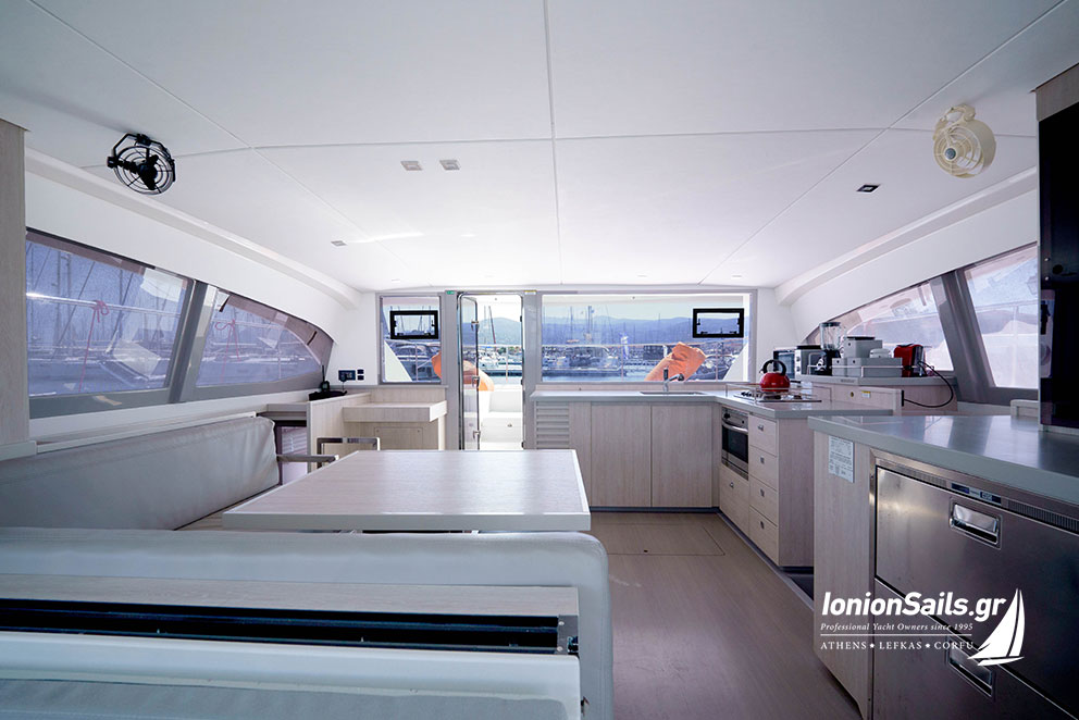 ionionsails.com - charter Leopard 43, Horizon, catamaran