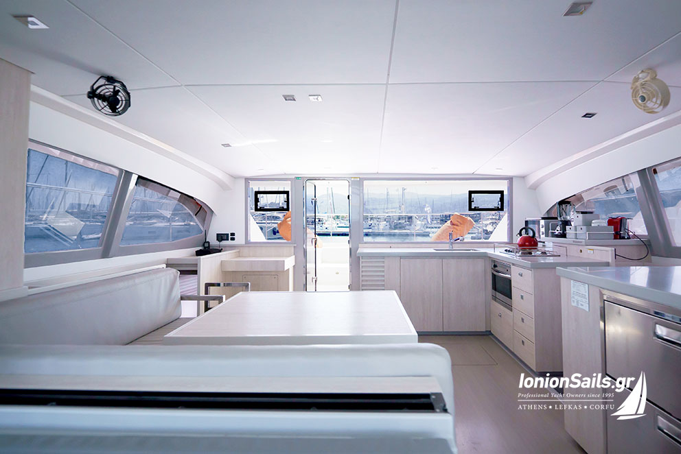 ionionsails.com - charter Leopard 43, Horizon, catamaran