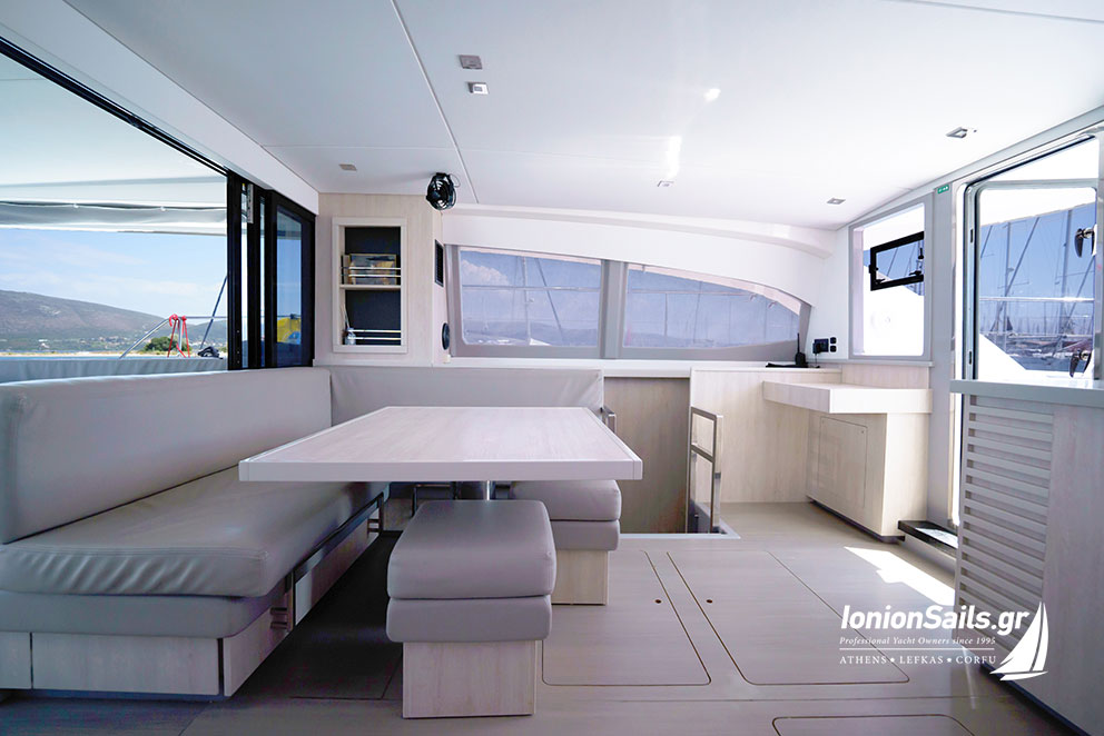 ionionsails.com - charter Leopard 43, Horizon, catamaran