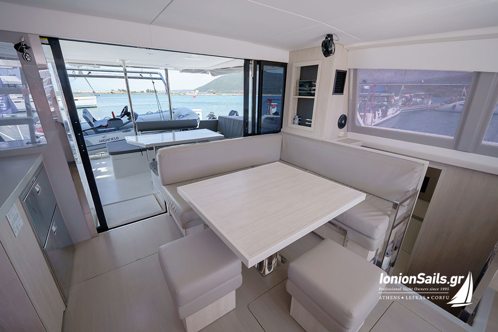 ionionsails.com - charter Leopard 43, Horizon, catamaran