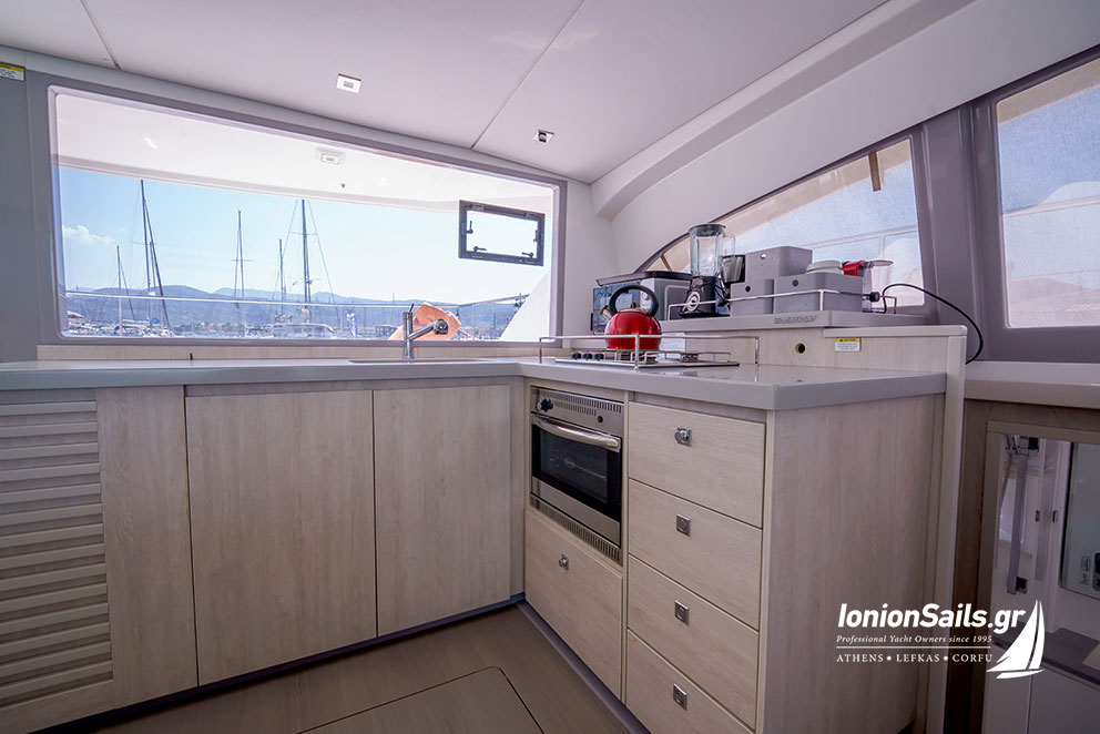 ionionsails.com - charter Leopard 43, Horizon, catamaran