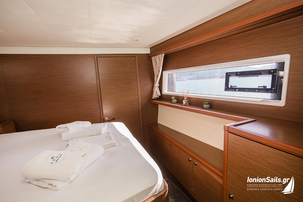 ionionsails.com - charter Lagoon 52F, Saga, catamaran