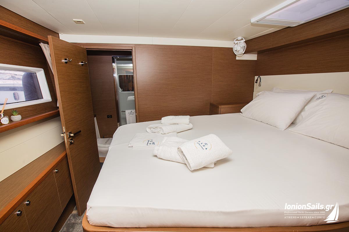 ionionsails.com - charter Lagoon 52F, Saga, catamaran