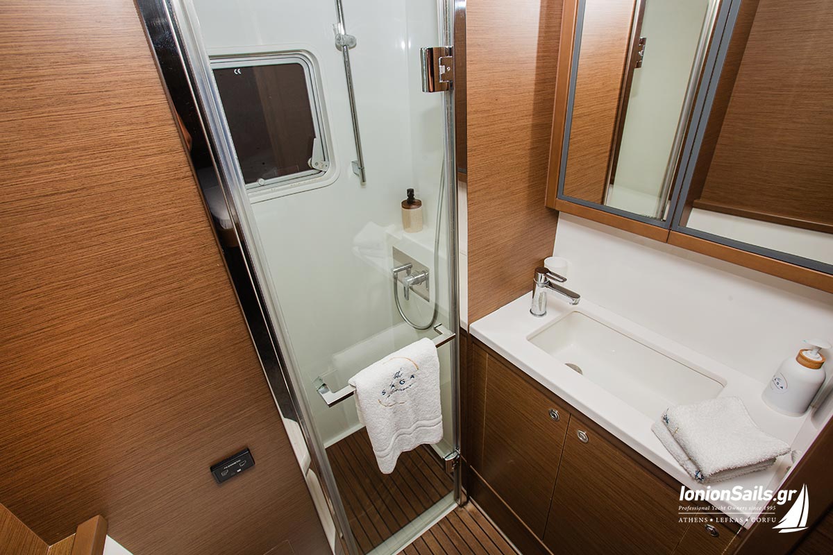 ionionsails.com - charter Lagoon 52F, Saga, catamaran