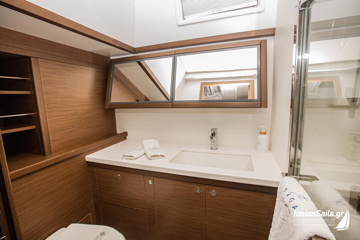 ionionsails.com - charter Lagoon 52F, Saga, catamaran