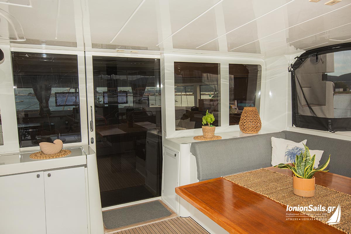 ionionsails.com - charter Lagoon 52F, Saga, catamaran