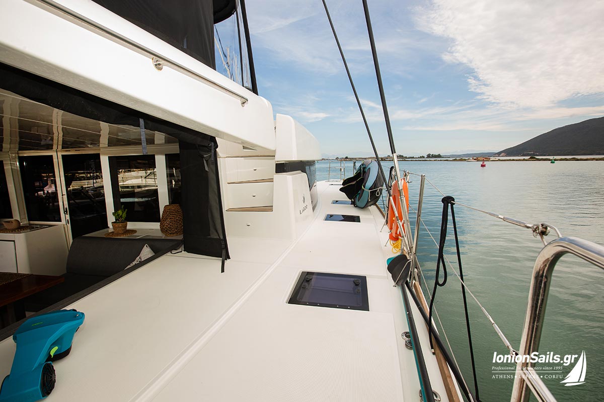 ionionsails.com - charter Lagoon 52F, Saga, catamaran