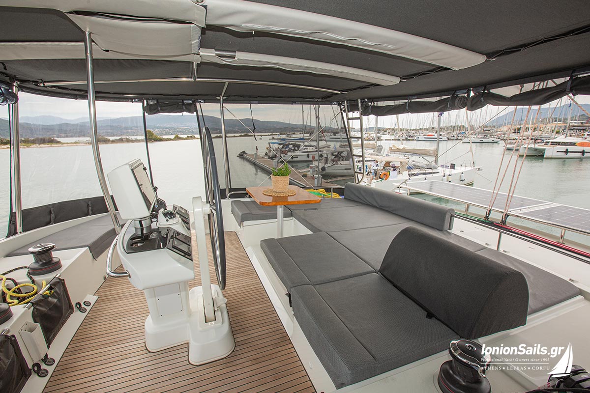 ionionsails.com - charter Lagoon 52F, Saga, catamaran