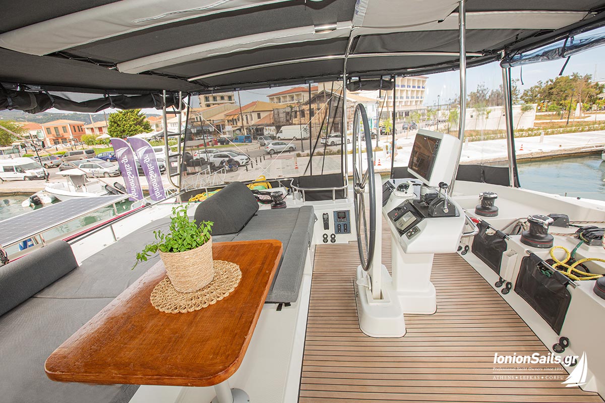 ionionsails.com - charter Lagoon 52F, Saga, catamaran